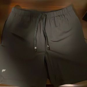 Fabletics Shorts size L